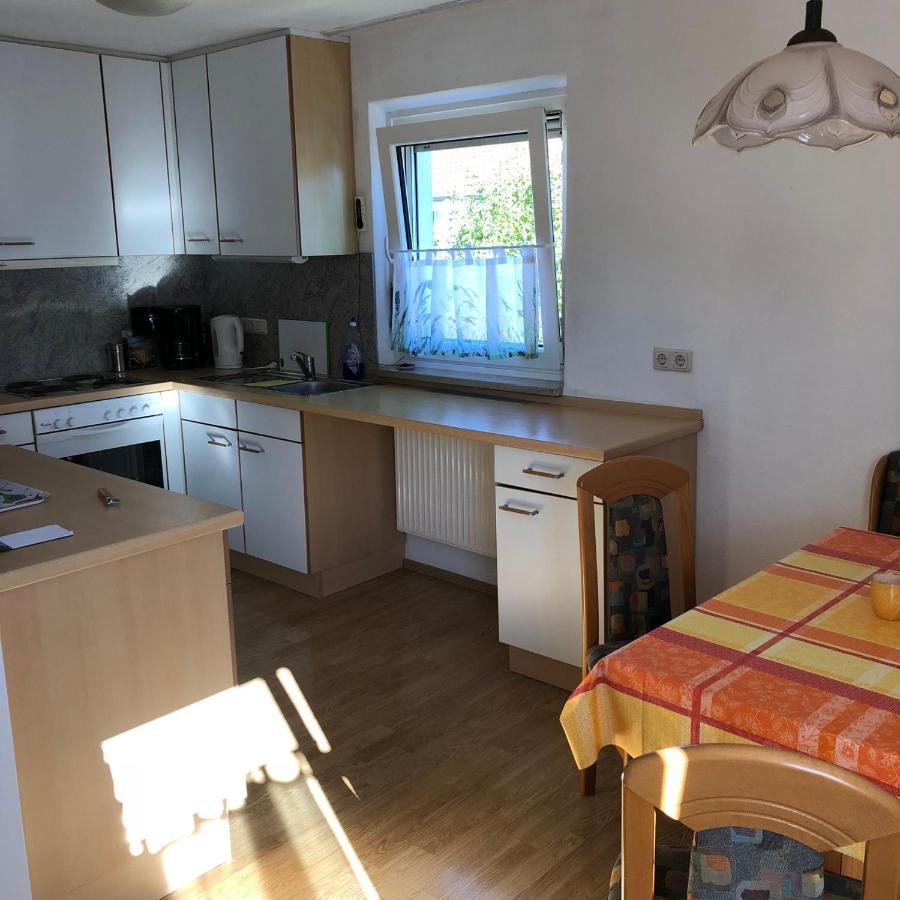 2 Zimmer Wohnung Mit Balkon - Naehe Messe 哈尔 外观 照片