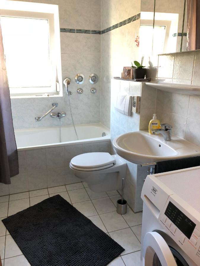 2 Zimmer Wohnung Mit Balkon - Naehe Messe 哈尔 外观 照片